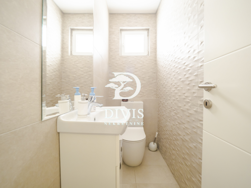 Slika 8 - Olge Spiridonović, Petosoban stan na prodaju, 140m2, 406.000€